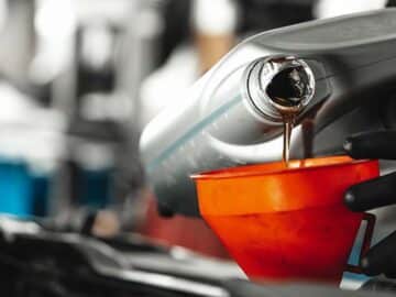 pourquoi-doit-on-souvent-vidanger-huile-moteur